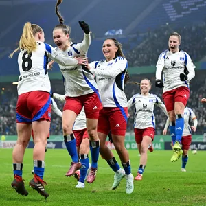 HSV-Frauen jubeln im Volksparkstadion