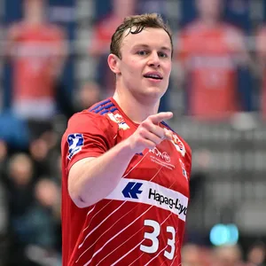 Moritz Sauter jubelt für Hamburgs Handballer