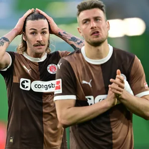 Jackson Irvine und Hauke Wahl nach St. Paulis 1:1 in Wolfsburg
