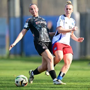 Sarah-Vanessa Stöckmann im Zweikampf