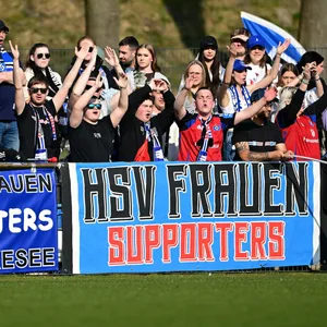 Fans der HSV-Frauen bei einem Heimspiel
