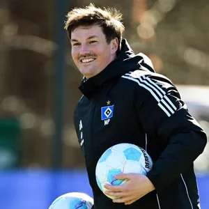 Ein hochzufriedener Trainer: Für HSV-Coach Merlin Polzin und seine Profis lief es zuletzt hervorragend.