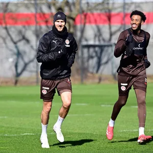 Karol Mets und Morgan Guilavogui beim Lauftraining