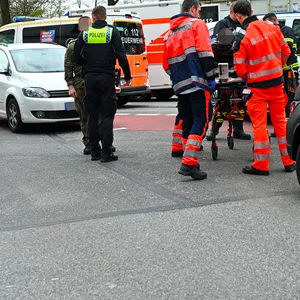 Bei dem Unfall wurde ein Radfahrer schwer verletzt.