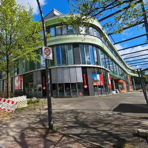 Flop-Einkaufszentrum Vivo in Ottensen wird jetzt zur Stadtteilschule umgebaut.
