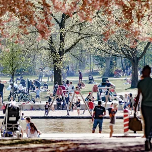 Im Bereich des Planschbeckens im Hamburger Stadtpark wurde die Leiche gefunden.