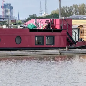 Sohn findet Mutter tot auf Hausboot in Moorfleet – sie wurde Opfer eines Gewaltverbrechen