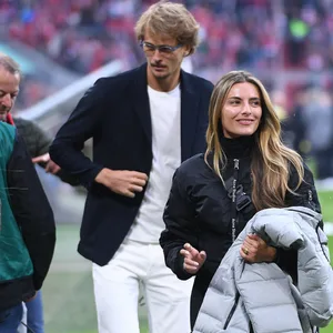 Alexander Zverev mit seiner Freundin Sophia Thomalla