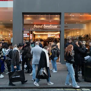 Blick auf eine TK-Maxx-Filiale: In Hamburg expandiert der Mode-Riese und eröffnet ein weiteres Geschäft.