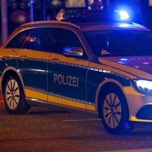 Kiosk-Betreiber auf St. Pauli im Auto angegriifen und ausgeraubt – Polizei sucht Zeugen