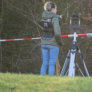 eibliche Leiche in wald bei Bienenbüttel entdeckt – Polizei bittet um Hinweise