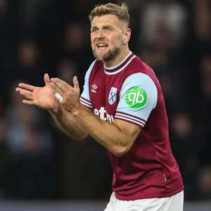 West-Ham-Stürmer Niclas Füllkrug klatscht in die Hände
