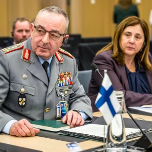 General Carsten Breuer, Generalinspekteur der Bundeswehr nimmt am Treffen der Verteidigungsminister der Mitgliedsstaaten der sogenannten Koalition der Willigen teil.