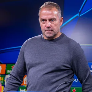 Barcelona-Trainer Hansi Flick bei der Pressekonferenz