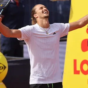 Alexander Zverev jubelt über den Turniersieg in München