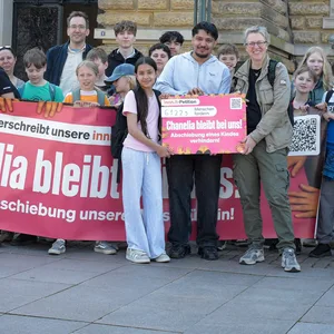 Demo vor dem Rathaus gegen Abschiebung