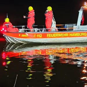 Polizeiboote auf der Elbe