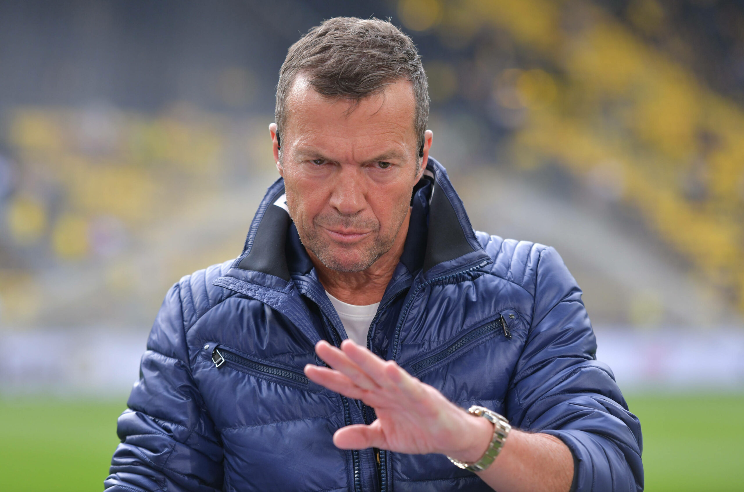 TV-Experte Lothar Matthäus guckt skeptisch