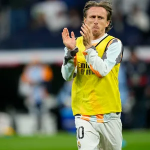 Luka Modric applaudiert den Fans