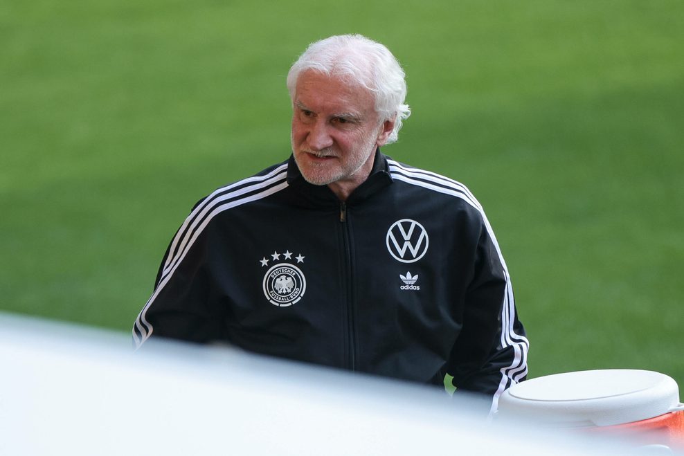 Rudi Völler in DFB-Jacke