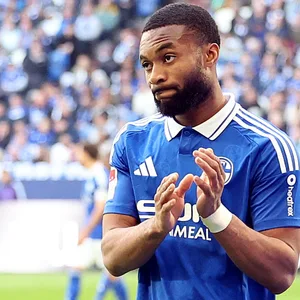 Sylla im Schalke Trikot