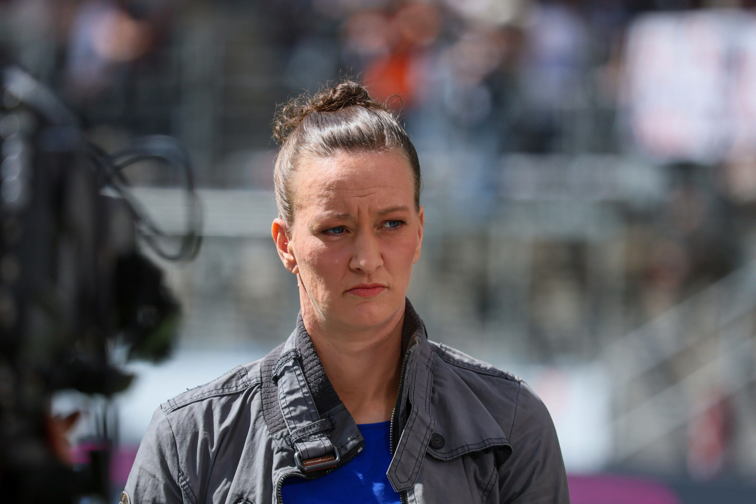 Almuth Schult als Expertin im Stadion