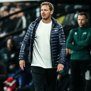 Julian Nagelsmann coacht an der Seitenlinie