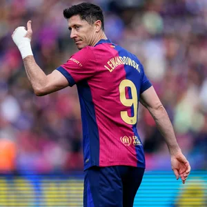 Daumen hoch von Robert Lewandowski
