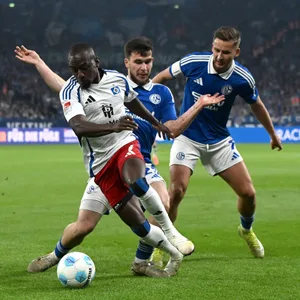 Jean-Luc Dompé gegen Schalke