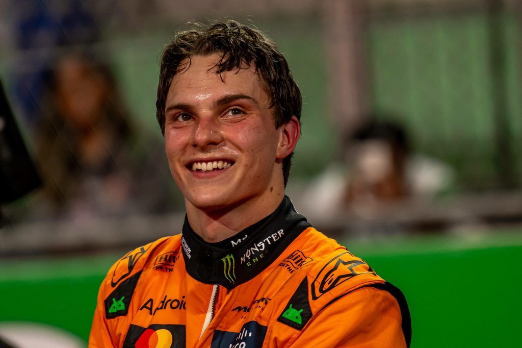 Oscar Piastri lächelt nach seinem Sieg