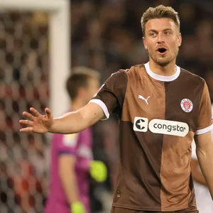 Hauke Wahl im Spiel gegen Leverkusen
