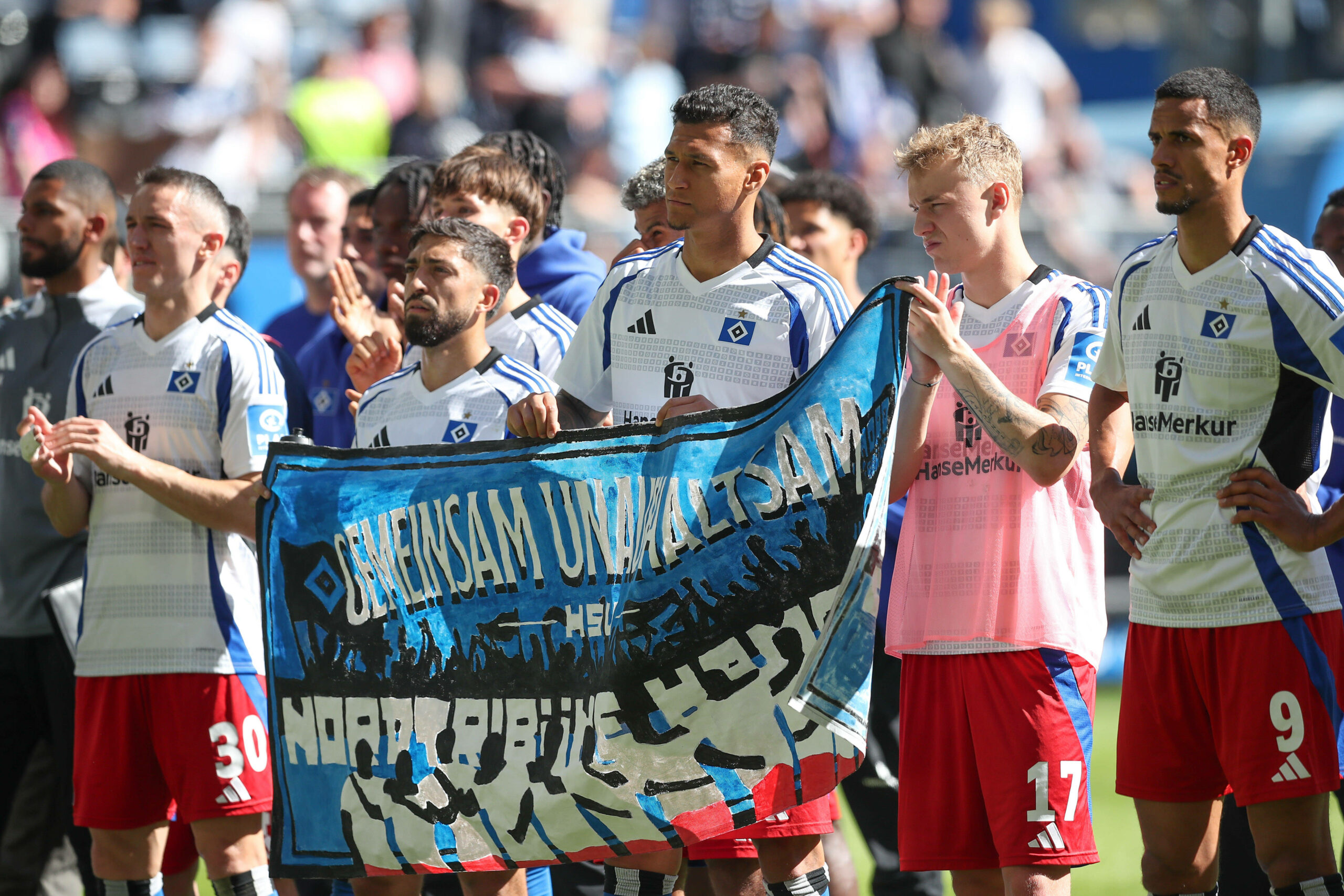 Nach der Pleite gegen den KSC waren die HSV-Profis enttäuscht und ratlos. Das soll sich am Samstag in Darmstadt ändern.