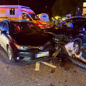 Am Donnerstag um 22 Uhr krachte es auf einer Kreuzung der Kieler Straße.