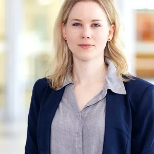 Julia Ruhs präsentiert das Reportage-Magazin „Klar“.