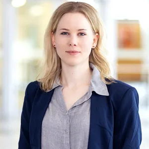 Julia Ruhs präsentiert das Reportage-Magazin „Klar“.
