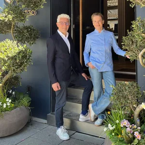 Remigio und Cornelia Poletto vor ihrem Restaurant in Hamburg.