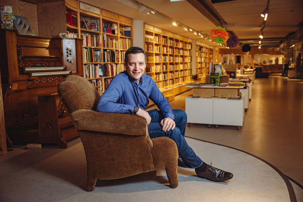 Hat seine berufliche Erfüllung gefunden: Björn Dobbertin (41) ist Geschäftsleiter der Rathauspassage.