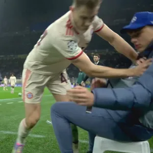 Stanisic schubst Balljungen