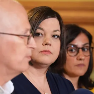 Tschentscher, Fegebank und Blumenthal (v.l.)