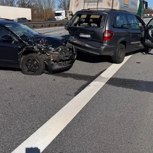 Massen-Karambolage auf der A1 bei Hamburg.