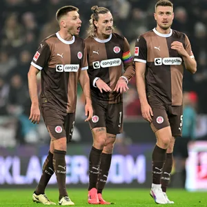 St. Paulis Karol Mets, Jackson Irvine, Hauke Wahl