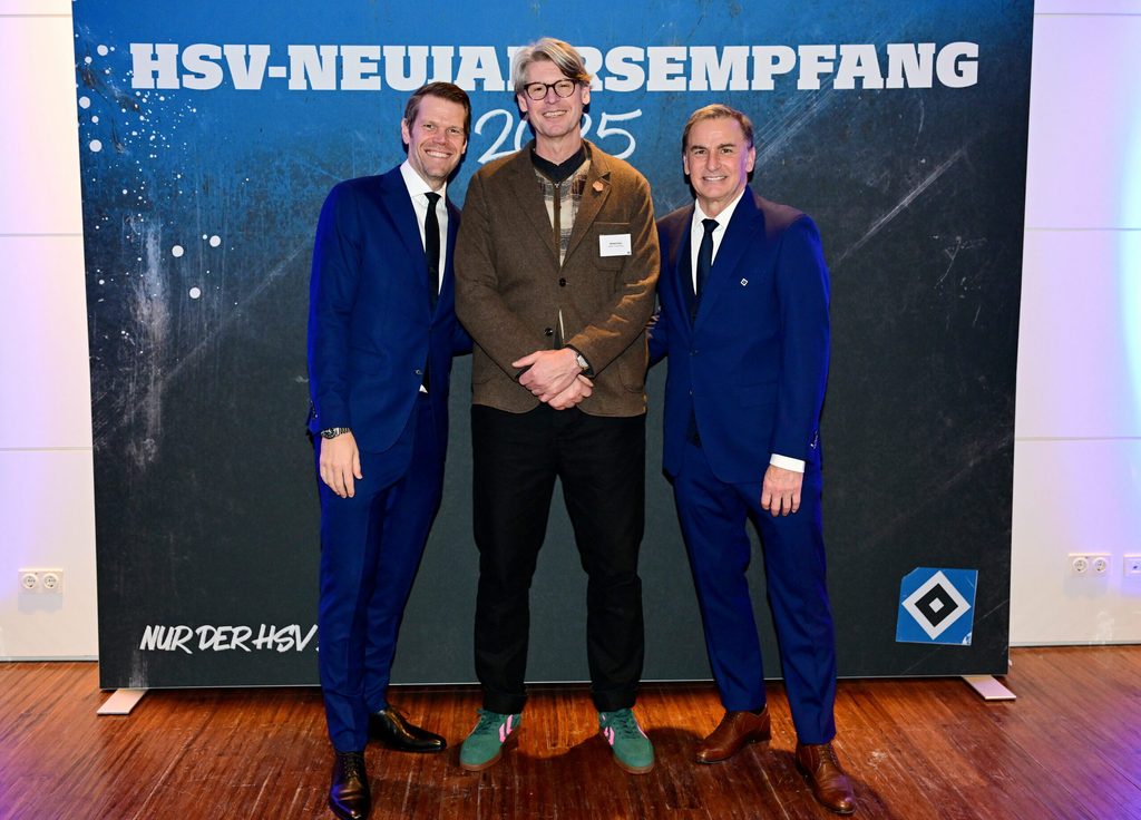 Ex-Torwart Richard Golz zwischen den HSV-Bossen Eric Huwer und Stefan Kuntz