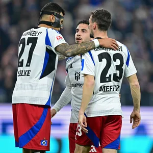 Davie Selke, Ludovit Reis, Jonas Meffert vom HSV