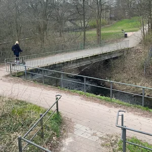 Schüsse in Schleemer Park in Billstedt – zwei Männer verletzt. Polizei sucht Zeugen
