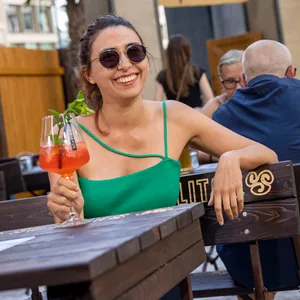Der Beachclub des Restaurants „60 Seconds to Napoli“ ist wieder geöffnet.