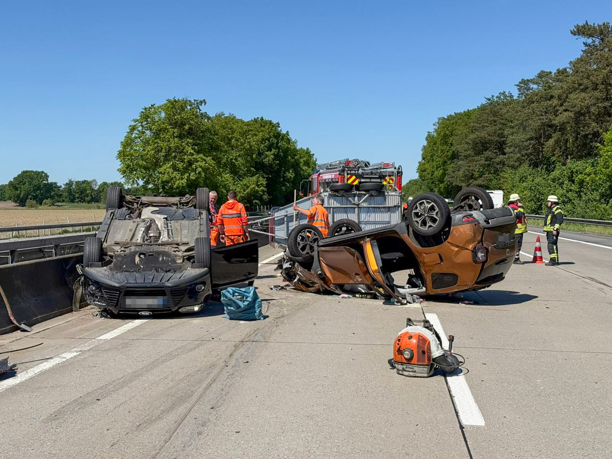Schwerer Unfall auf der A7 im Landkreis Harburg – vier Personen und ein Pferd verletzt