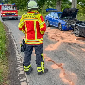 Die beiden PKW fuhren frontal ineinander