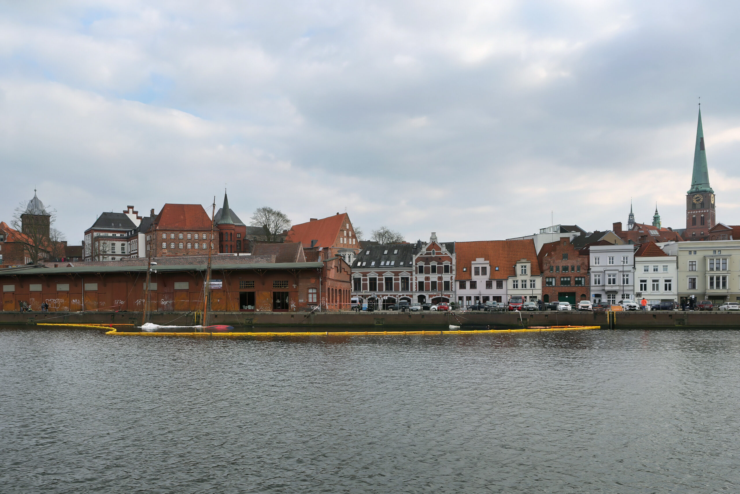Lübecker Altstadthäuser an der Trave