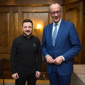 Wolodymyr Selenskyj (l.) und Friedrich Merz