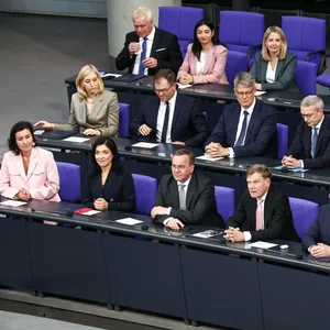 Das neu gewählte Kabinett im Bundestag.